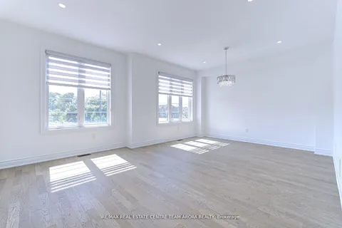 8585 Financial Dr, Brampton, ON L6Y 6C4