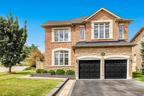 8047 Financial Dr, Brampton, ON L6Y 0M9
