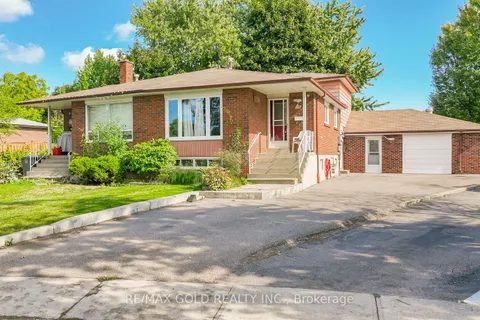 118 Earnscliffe, Brampton, ON L6T 2B5