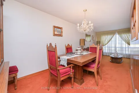 14 Ardglen Dr, Brampton, ON L6W 1V2