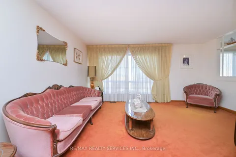 14 Ardglen Dr, Brampton, ON L6W 1V2