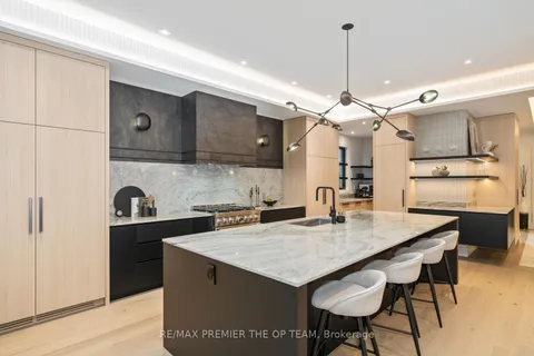 35 Botfield Ave, Toronto, ON M9B 4E2