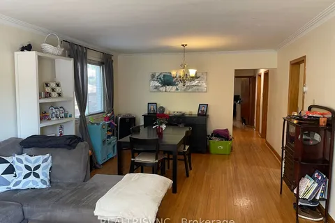 18 Muskoka Ave, Toronto, ON M8W 1H3