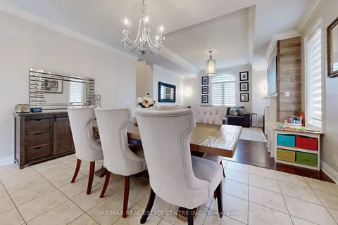 172 Elbern Markell Dr, Brampton, ON L6X 2Z9
