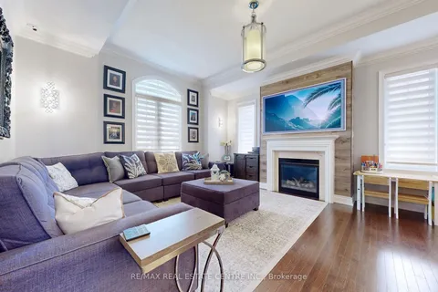 172 Elbern Markell Dr, Brampton, ON L6X 2Z9