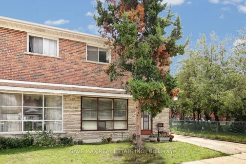 116 Elnathan Cres, Toronto, ON M9L 2G3