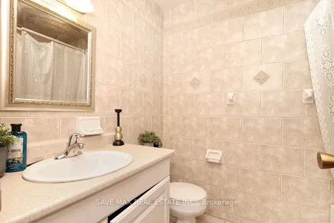 116 Elnathan Cres, Toronto, ON M9L 2G3