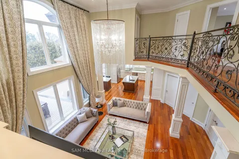 2489 Olinda Crt, Mississauga, ON L5C 4P5