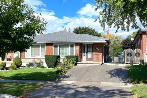 3231 Trisha Downs, Mississauga, ON L5A 2A6