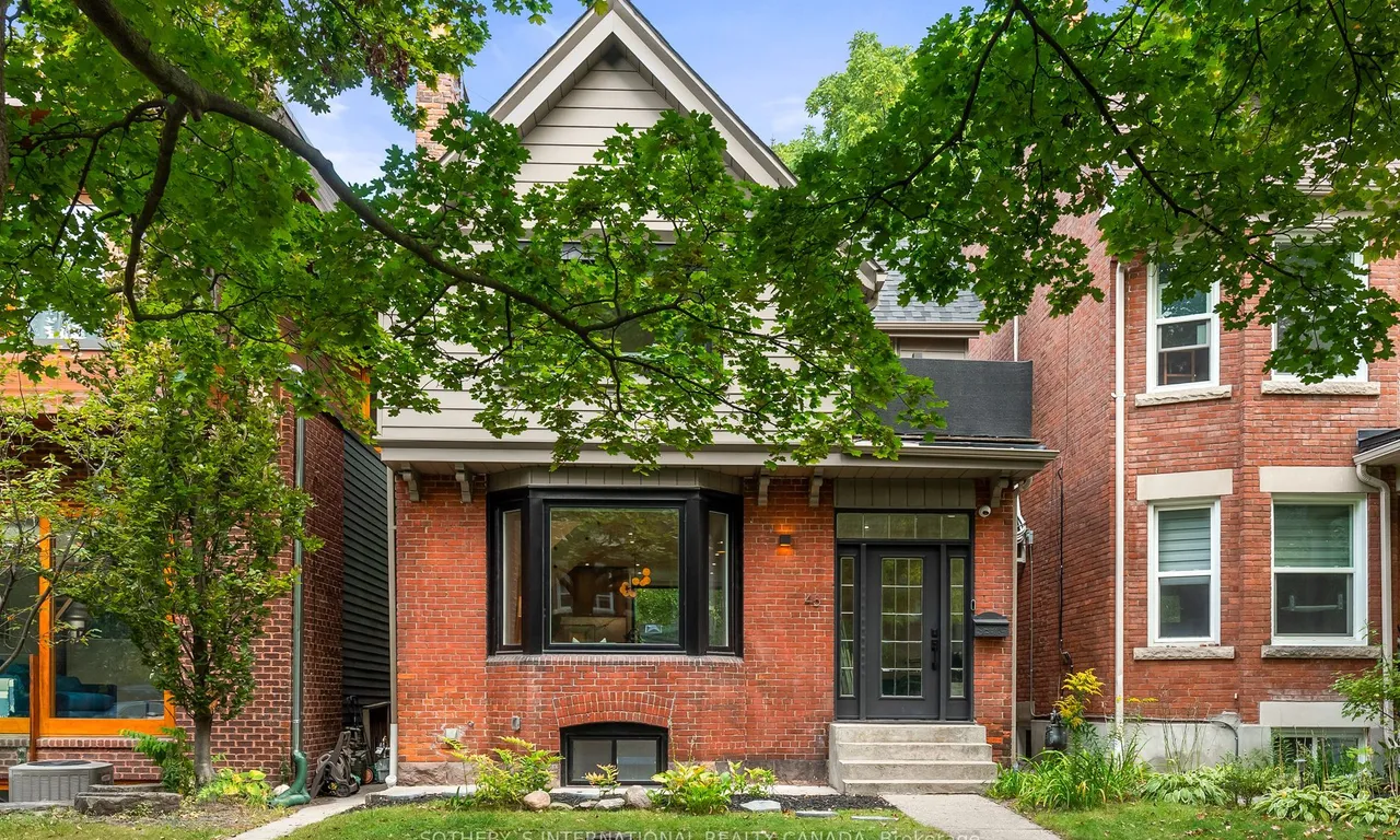 46 Hewitt Ave, Toronto, ON M6R 1Y3