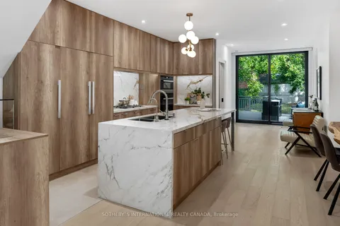 46 Hewitt Ave, Toronto, ON M6R 1Y3