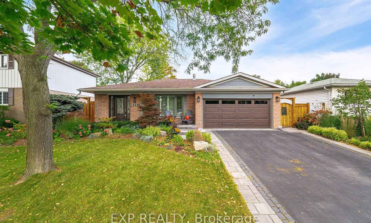 411 Sunset Dr, Oakville, ON L6L 3N3