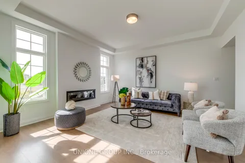 1262 Courtleigh Tr, Oakville, ON L6H 7G1