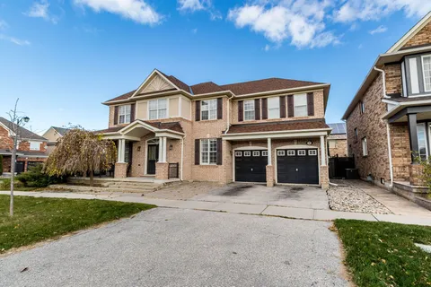 707 Trudeau Dr, Milton, ON L9T 5L4