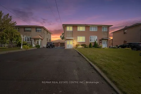 107 Lomar Dr, Toronto, ON M3N 1Z5