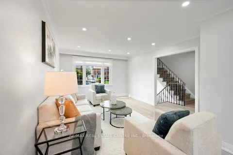 107 Lomar Dr, Toronto, ON M3N 1Z5