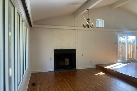 2557 Mindemoya Rd, Mississauga, ON L5C 2R1