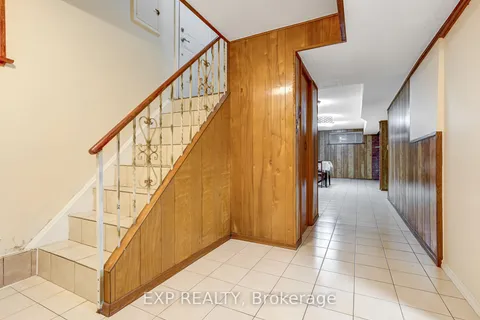 16 Heavitree Dr, Toronto, ON M3L 1K6