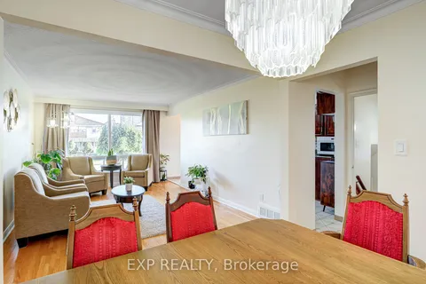 16 Heavitree Dr, Toronto, ON M3L 1K6