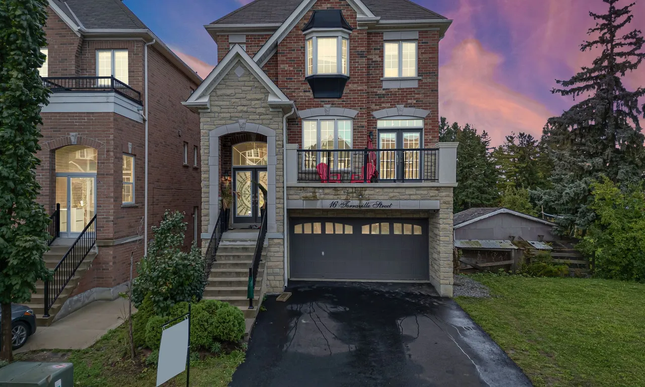 16 Torraville St, Brampton, ON L6R 0Y5