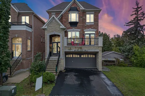 16 Torraville St, Brampton, ON L6R 0Y5