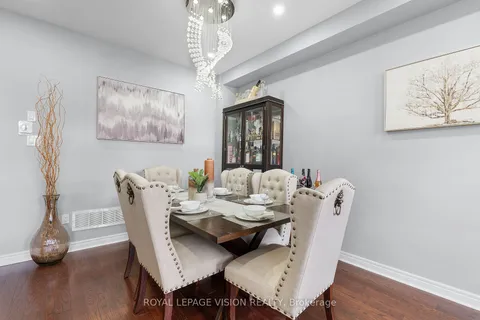 16 Torraville St, Brampton, ON L6R 0Y5