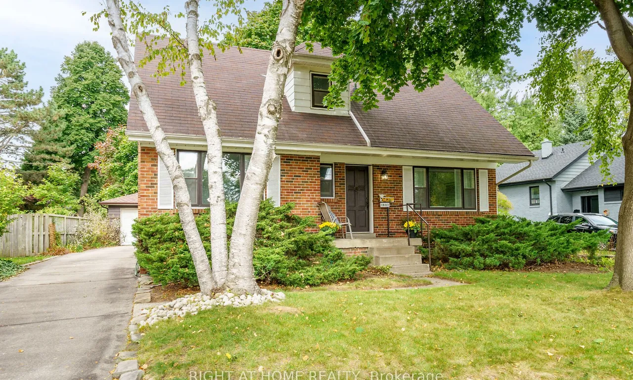 1807 Christopher Rd, Mississauga, ON L5J 2K7
