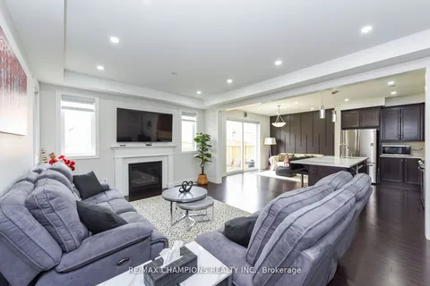 565 Kennedy Circ, Milton, ON L9E 1P9