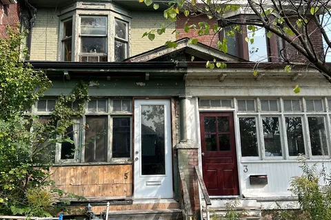5 Callender St, Toronto, ON M6R 2H2