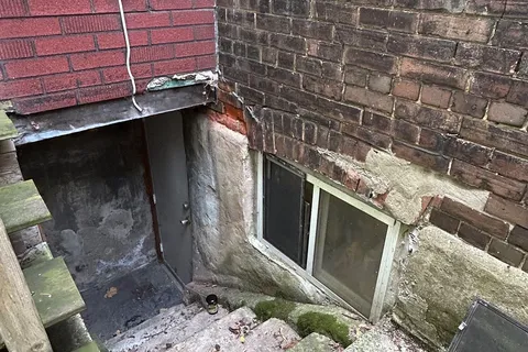 5 Callender St, Toronto, ON M6R 2H2