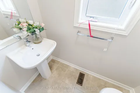 322 Bonnieglen Farm Blvd, Caledon, ON L7C 4E7