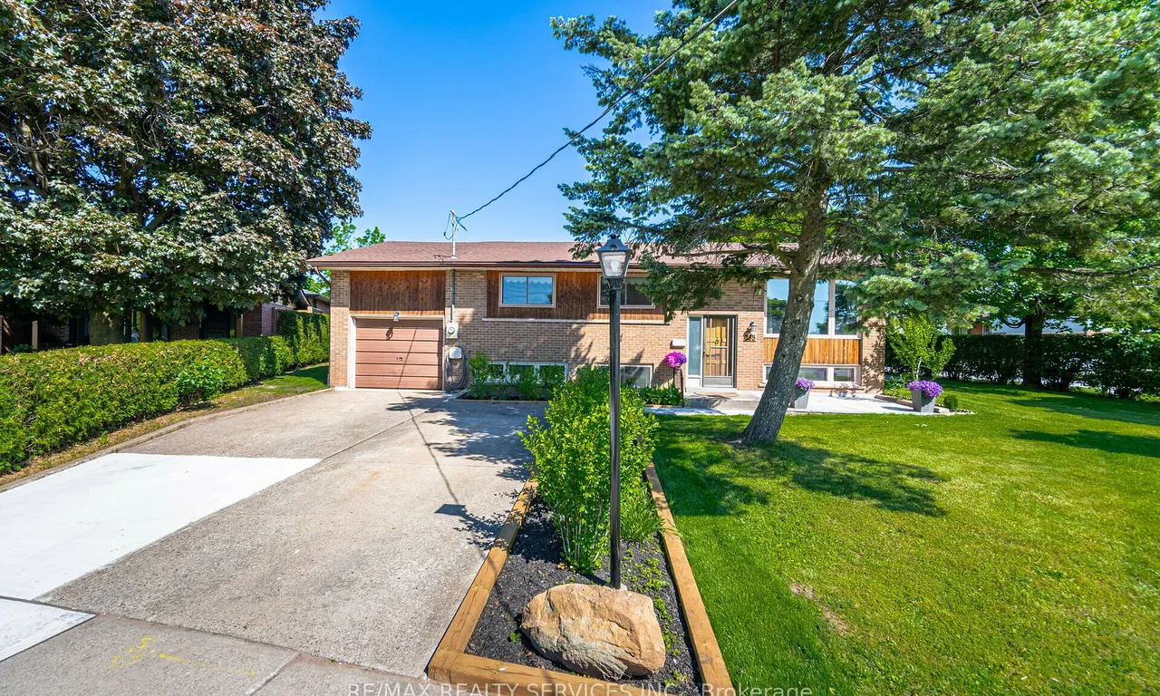 195 Elmwood Rd, Oakville, ON L6K 2A9
