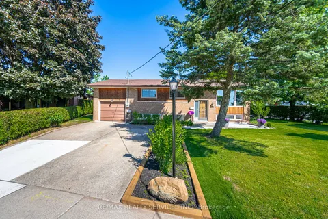 195 Elmwood Rd, Oakville, ON L6K 2A9