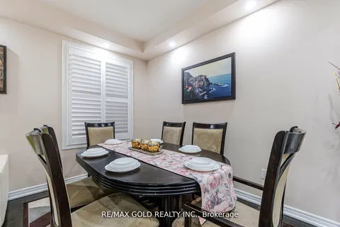 10 Lisson Cres, Brampton, ON L6X 5H8
