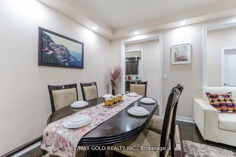 10 Lisson Cres, Brampton, ON L6X 5H8