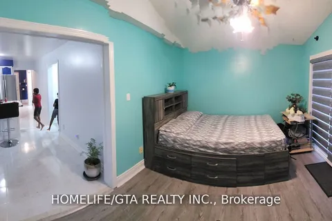 5 Buttercup Lane, Brampton, ON L6R 1M9