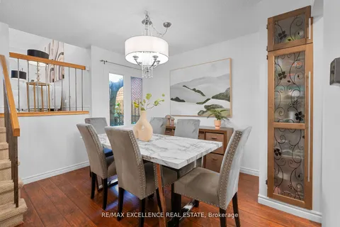 7 Lady Stewart Blvd, Brampton, ON L6S 3Y2