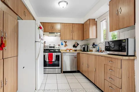 68 La France Rd, Brampton, ON L6S 4R2