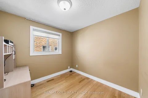 45 Bordeaux Crct, Toronto, ON M9V 4Y9