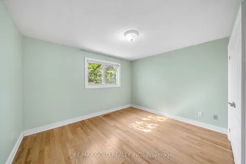 45 Bordeaux Crct, Toronto, ON M9V 4Y9