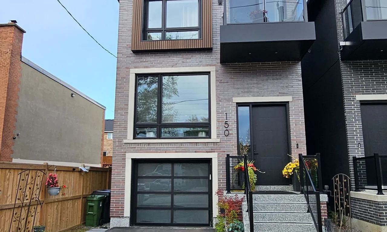 150 SHELDON Ave, Toronto, ON M8W 4L6