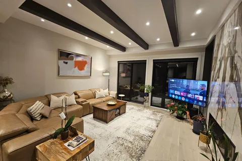 150 SHELDON Ave, Toronto, ON M8W 4L6