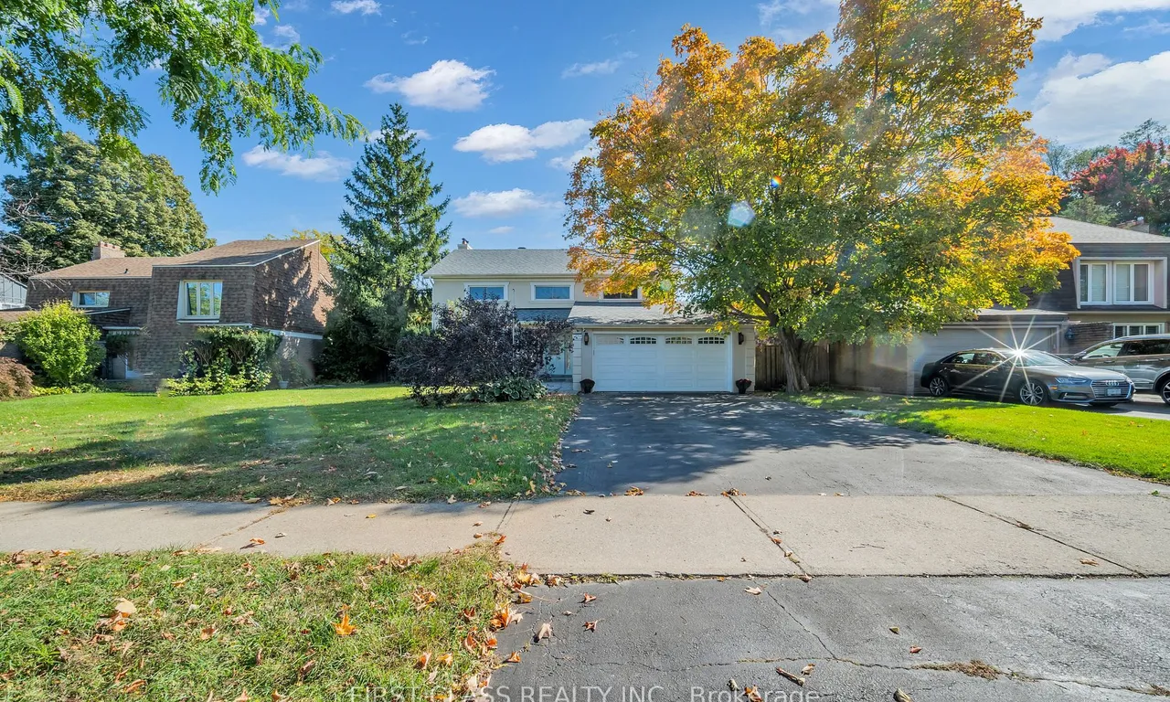 1694 Wembury Rd, Mississauga, ON L5J 4G3