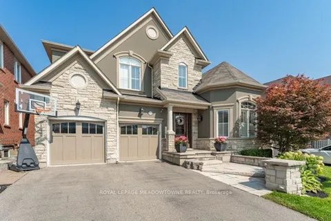 313 Peregrine Way, Milton, ON L9T 7N6