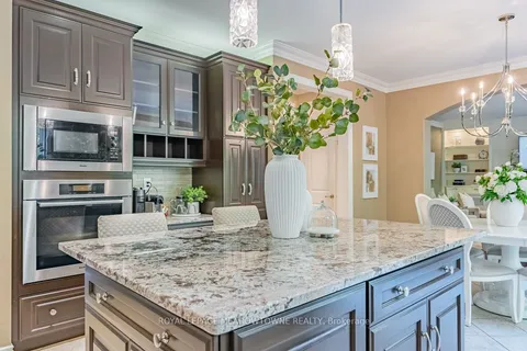 313 Peregrine Way, Milton, ON L9T 7N6