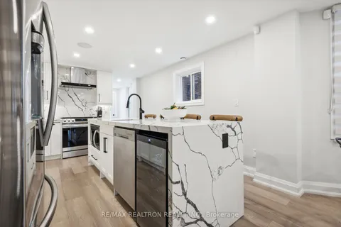 101 Ashburnham Rd, Toronto, ON M6H 2K6