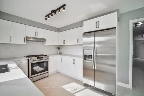 4 Cornerstone Crt, Caledon, ON L7E 1T4