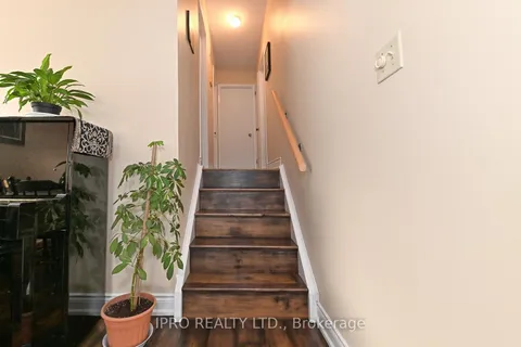 19 Chapel St, Halton Hills, ON L7G 4Z5