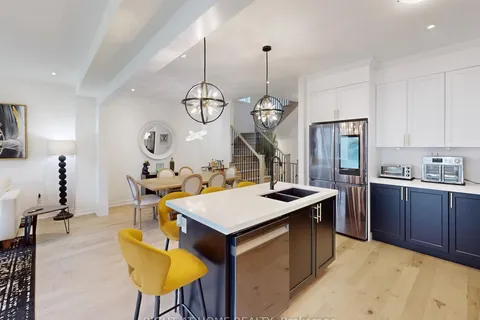 34 Camino Real Dr, Caledon, ON L7C 1Z9