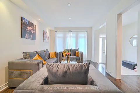 249 Inspire Blvd, Brampton, ON L6R 3Z3